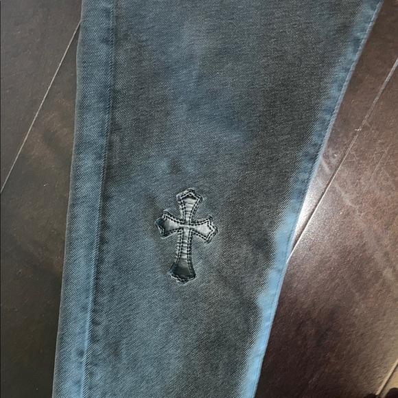 Chrome Hearts Cross Patch Jeans
Size 34 - Picture 6 of 13